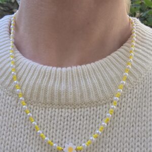 Long cute spring daisy necklace